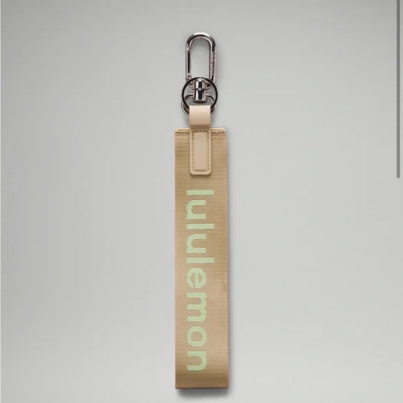 NWT Never lost Lululemon Keychain bag clip SOLD SEPARATELY Keep your keys close - Picture 11 of 15